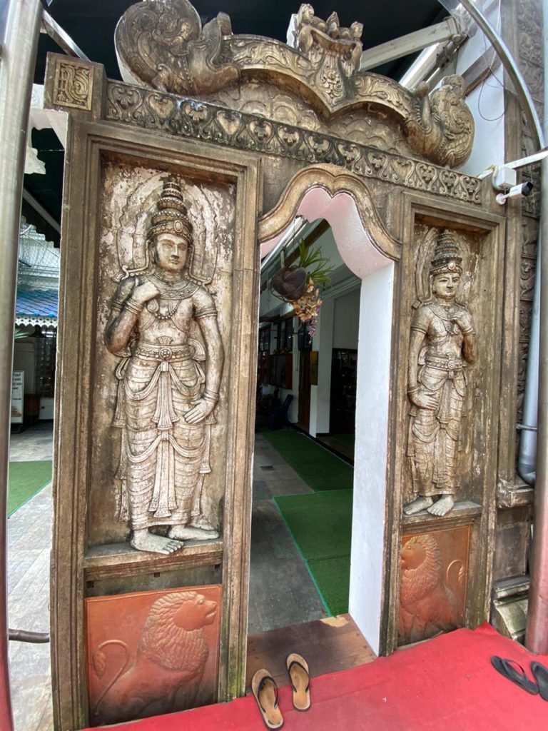 Буддистский храм Гангарама: взгляд изнутри